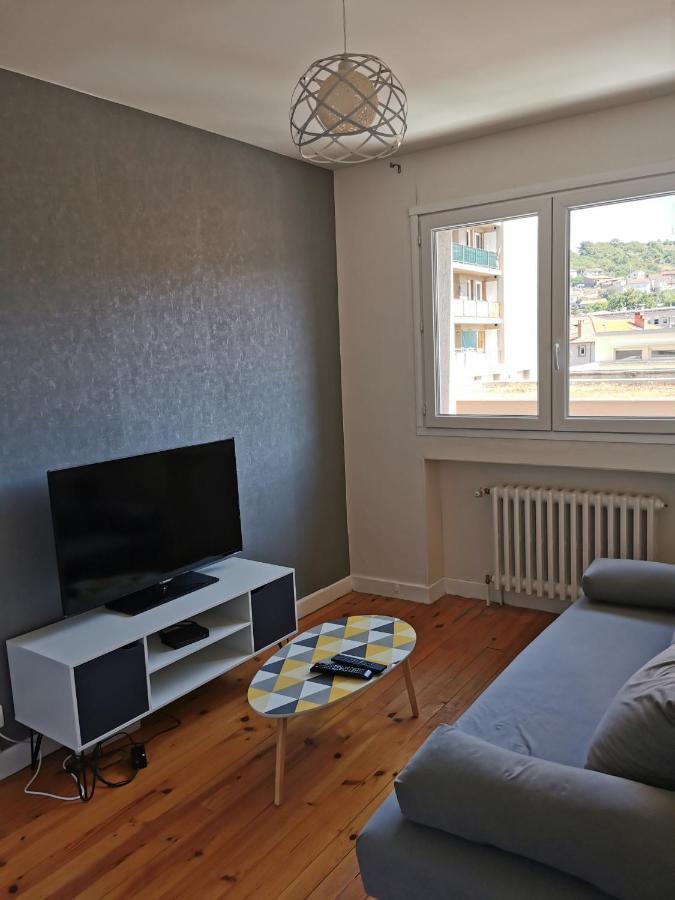 Chambre Privee Dans Appart Partage, Centre Ville, Avec Vue Sur Les Monuments Le Puy-en-Velay Luaran gambar